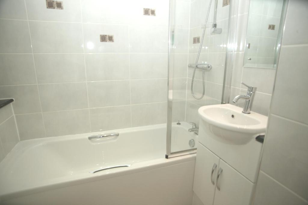 Cliff Lawn Hotel Leeds  Bilik gambar