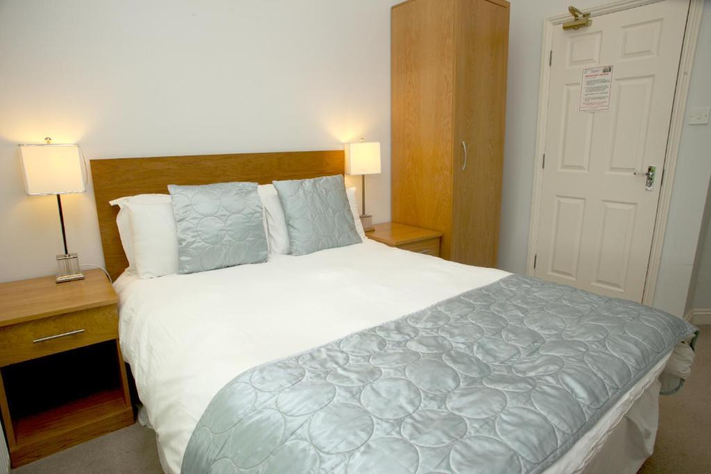 Cliff Lawn Hotel Leeds  Bilik gambar