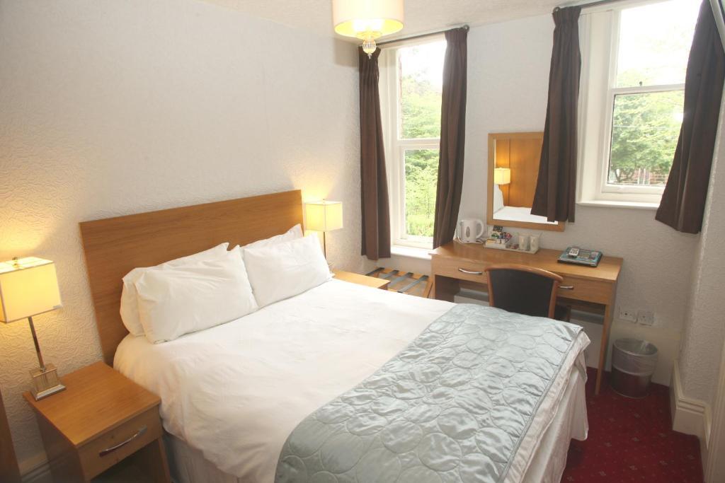 Cliff Lawn Hotel Leeds  Bilik gambar