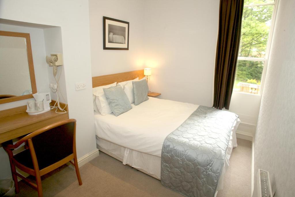 Cliff Lawn Hotel Leeds  Bilik gambar