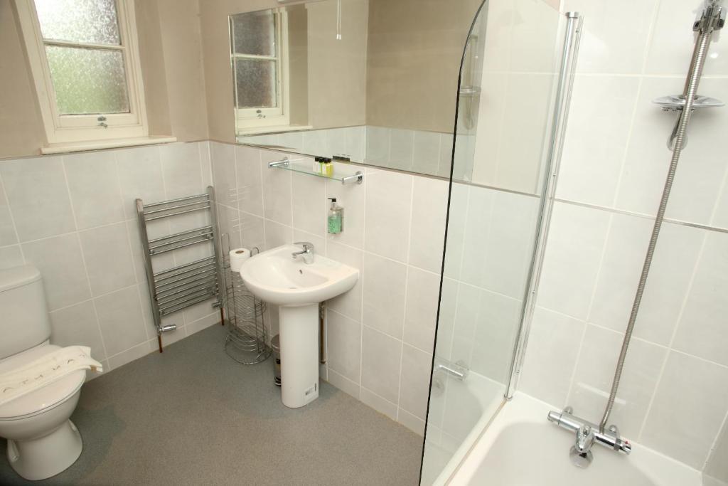 Cliff Lawn Hotel Leeds  Bilik gambar